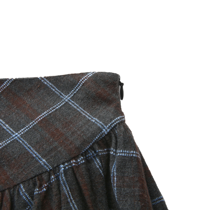 Round Yoke Plaid Skirt